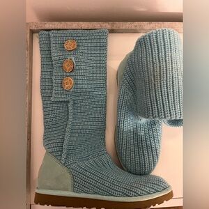 UGG Classic Cardy Boots Blue size 9. Great condition!